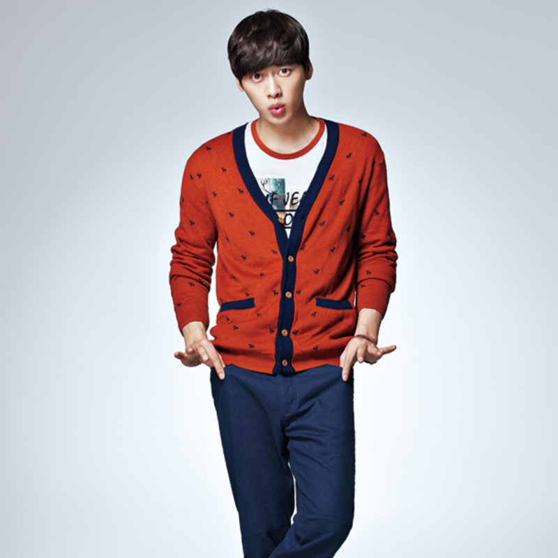 点击大图看下一张：新生代明星李易峰悠扬帅气彰显男神风范