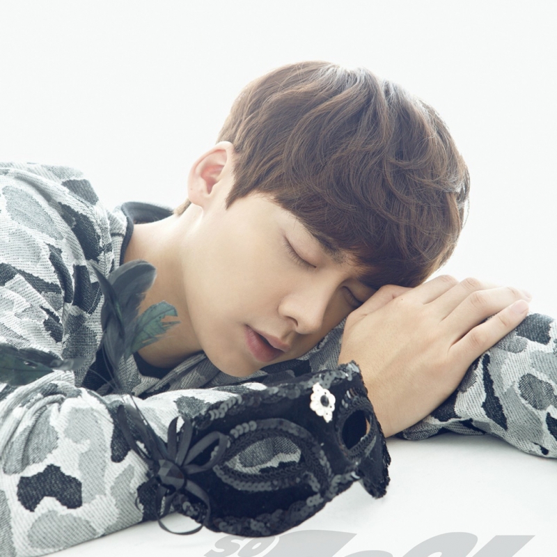 点击大图看下一张：新生代明星李易峰悠扬帅气彰显男神风范