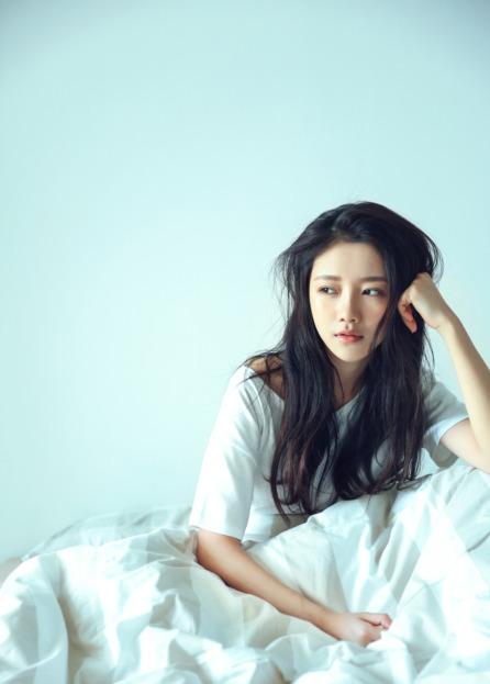 点击大图看下一张：陈娅安夏日写真曝光 化身甜美氧气少女