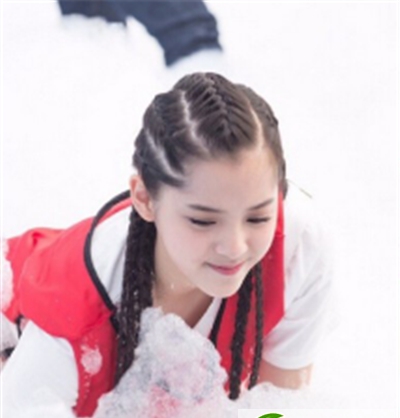 点击大图看下一张：00后流行什么发型 看新生代女神欧阳娜娜