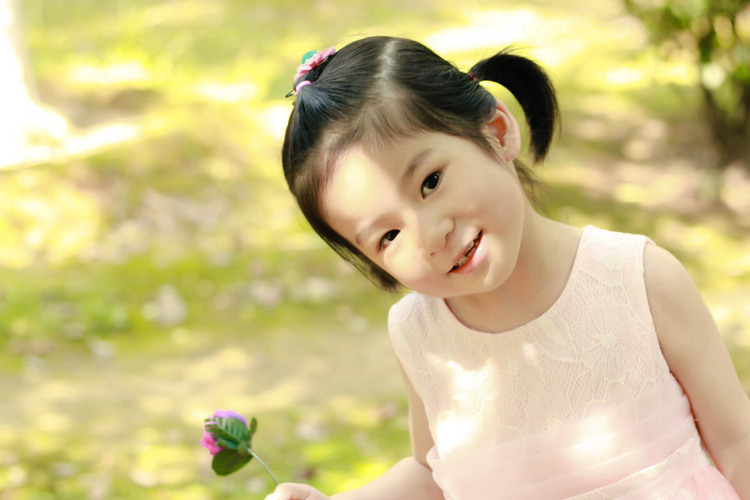 点击大图看下一张：可爱小甜心