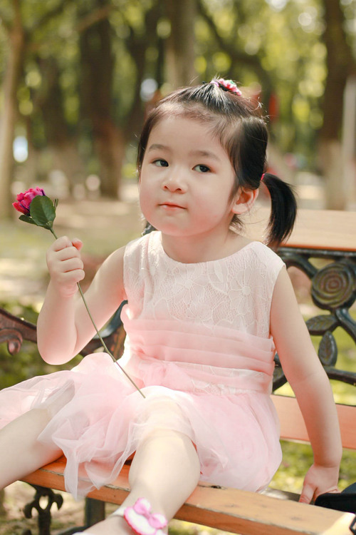 点击大图看下一张:可爱小甜心