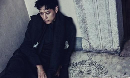 点击大图看下一张：韩国艺人姜东元时尚杂志写真 魅力十足