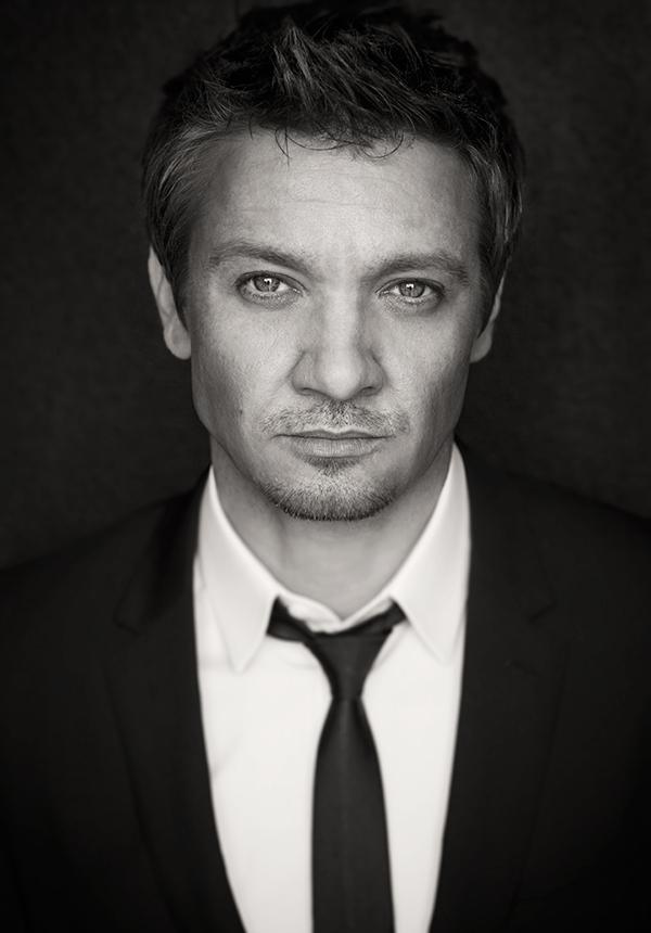 点击大图看下一张:复联鹰眼秀壮硕肌肉 大玩捆绑诱惑