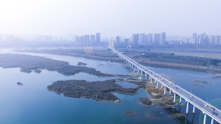 点击大图看下一张：鸟瞰上中坝大桥