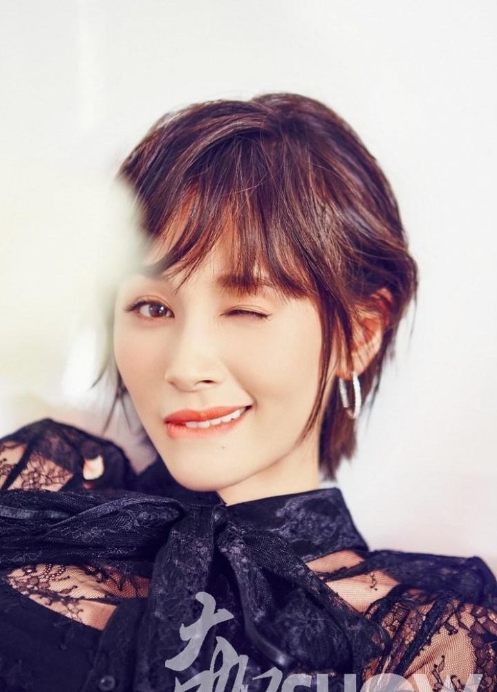 点击大图看下一张：王子文曝最新写真