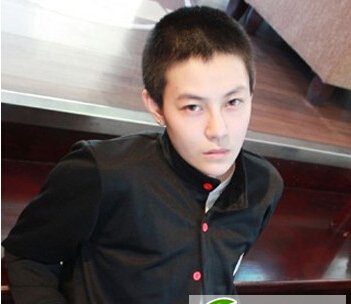 点击大图看下一张:男生寸头发型pk 款款皆是帅哥发型