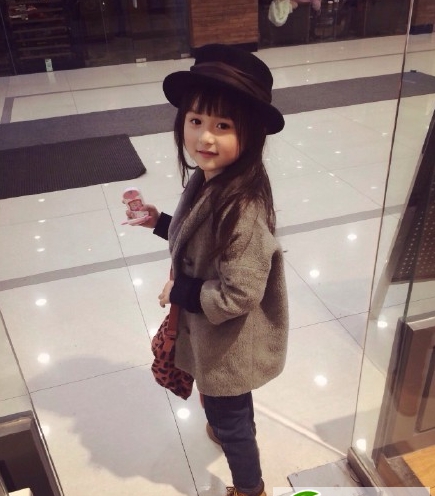 点击大图看下一张:网红小萝莉刘楚恬 精灵百变发型