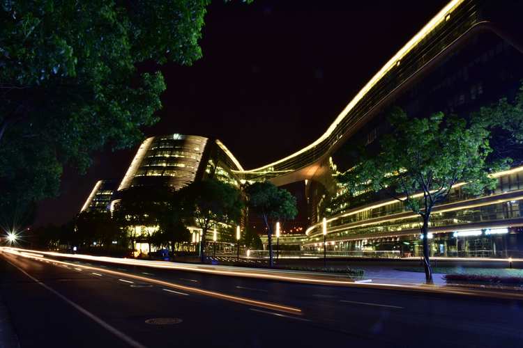 点击大图看下一张：凌空SOHO夜景