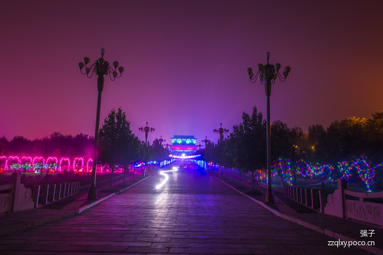 点击大图看下一张：魏州公园今夜灯光璀璨