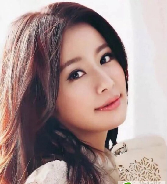 点击大图看下一张：林心如女神百变发型图片 简约时尚有气质