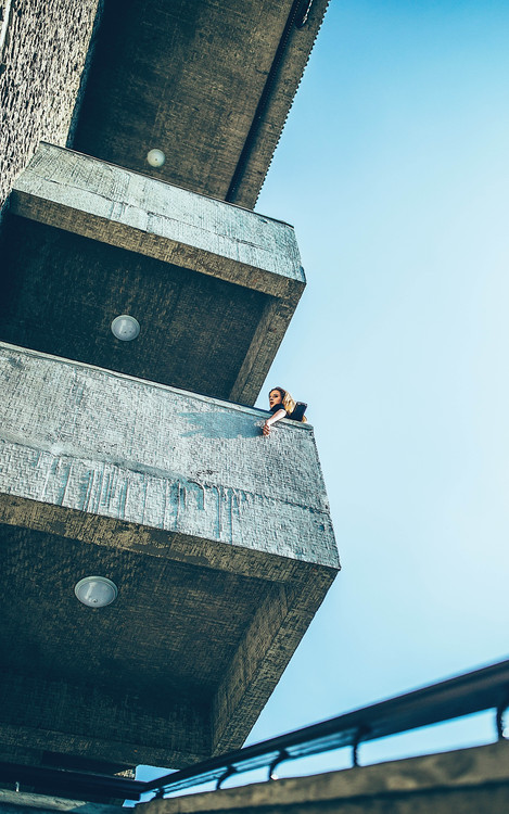 点击大图看下一张：Come take my hand