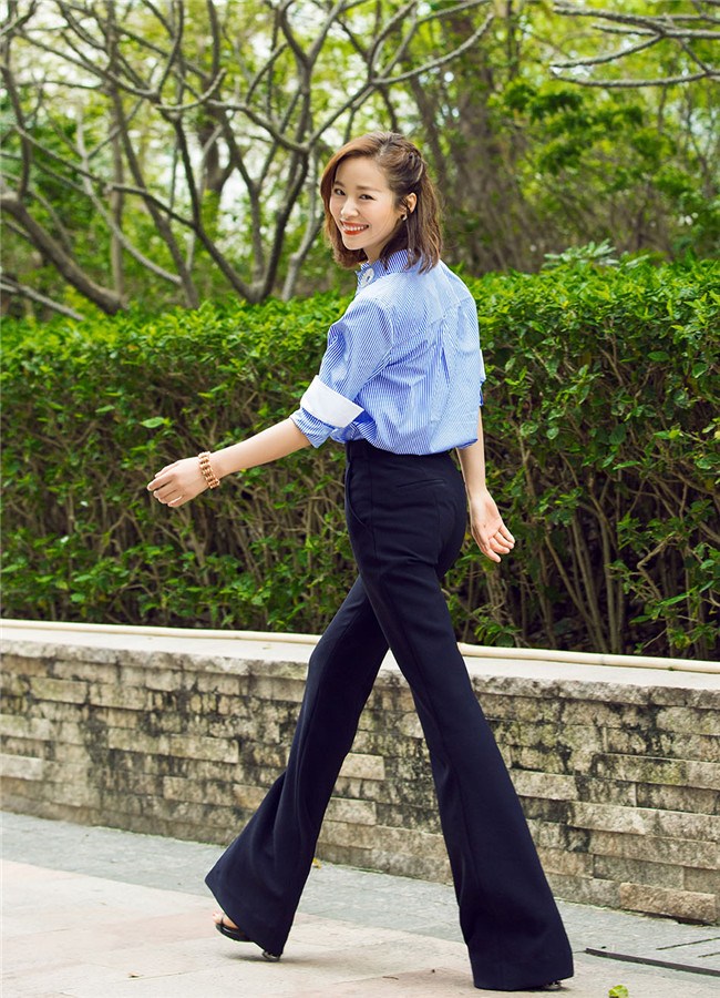 点击大图看下一张：江一燕早秋街拍大片