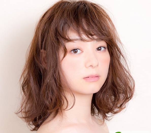 点击大图看下一张:初秋lob头正流行 女生流行短发发型盘点