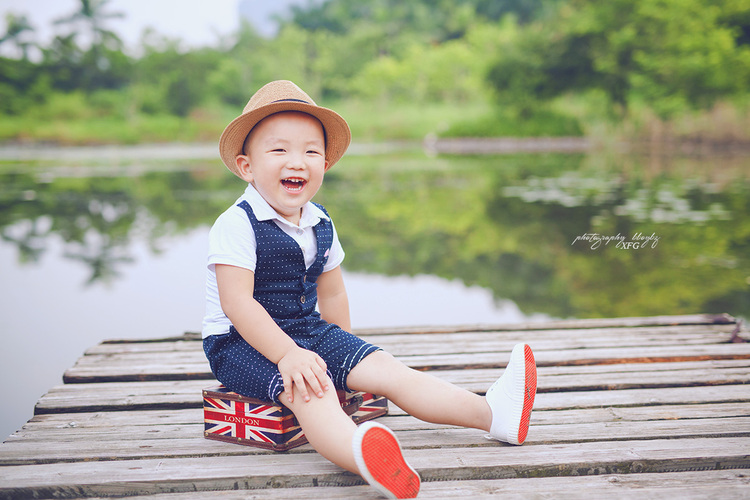 点击大图看下一张:可爱的小胖子果果