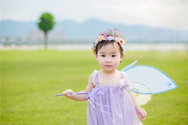 点击大图看下一张：落入凡间的小精灵