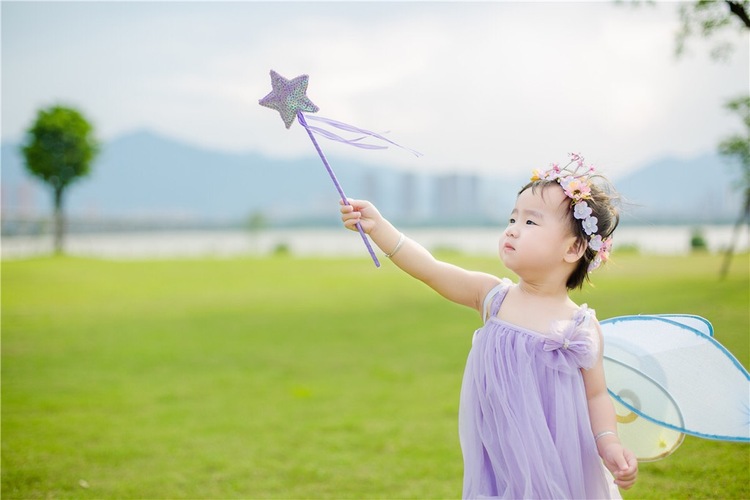 点击大图看下一张:落入凡间的小精灵