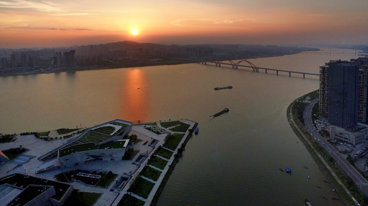 点击大图看下一张：大疆航拍星城长沙