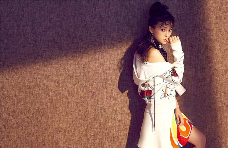 点击大图看下一张:黄灿灿时尚大片曝光 清纯娇美攻气十足