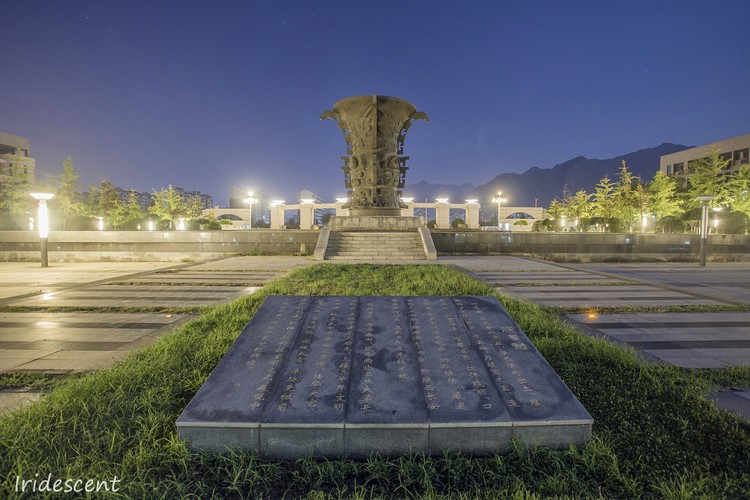 点击大图看下一张:所有人事已非的景色里