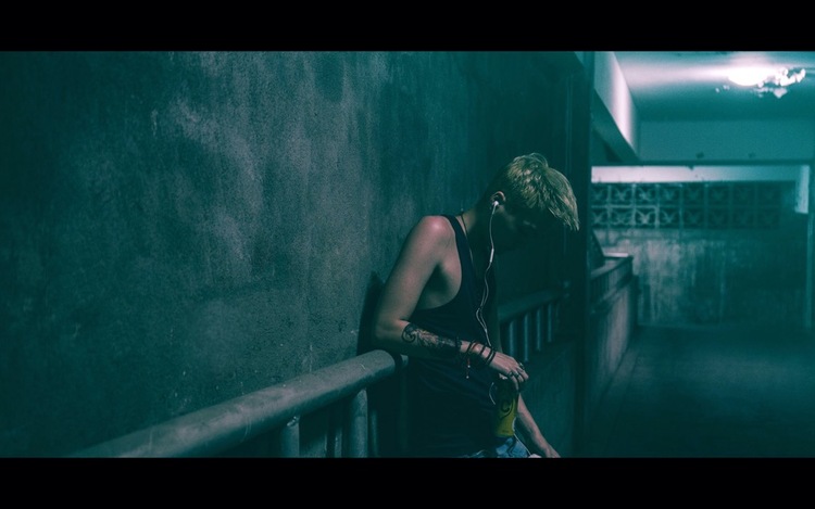 点击大图看下一张:夜深的徘徊