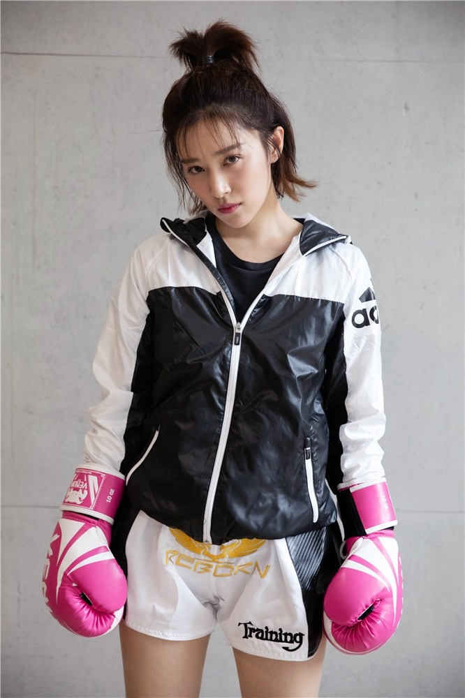 点击大图看下一张：阚清子亲身助阵奥运 变身怪力拳击少女