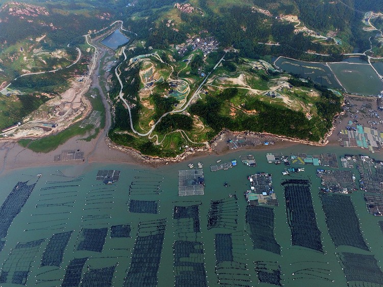 点击大图看下一张：山路弯弯