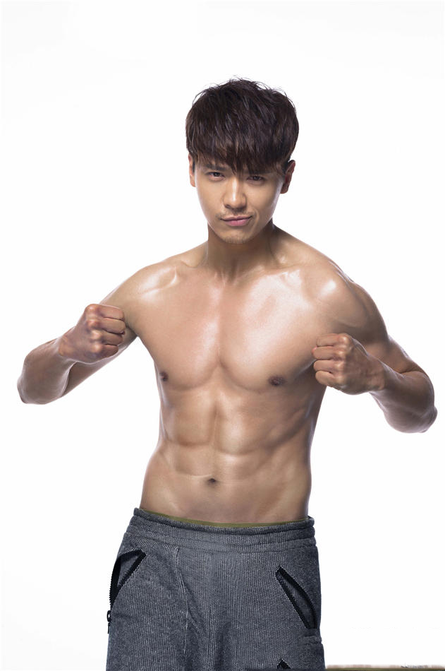 点击大图看下一张：高云翔肌肉照曝光 高颜值大秀好身材