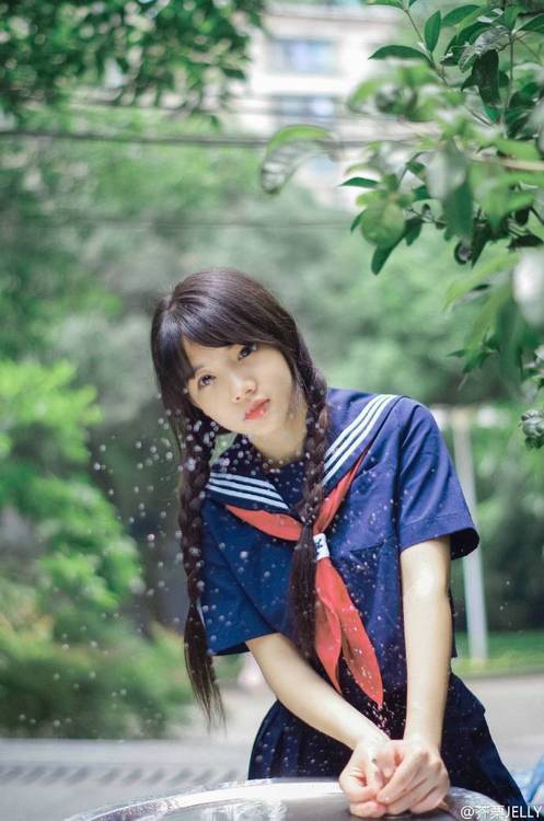 点击大图看下一张：春野花枝