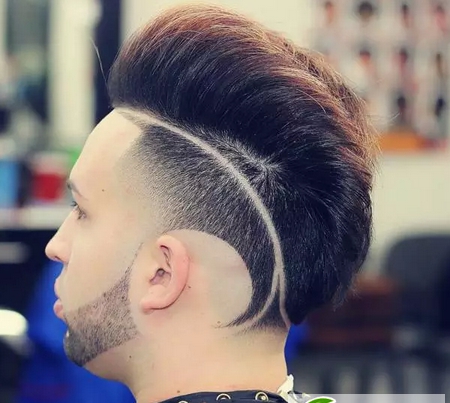 点击大图看下一张：男生雕花发型设计大全 花纹雕刻莫西干发型图片