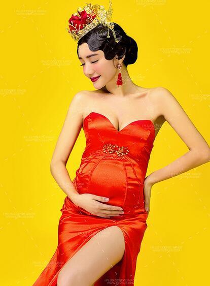 点击大图看下一张：中国红孕妇照