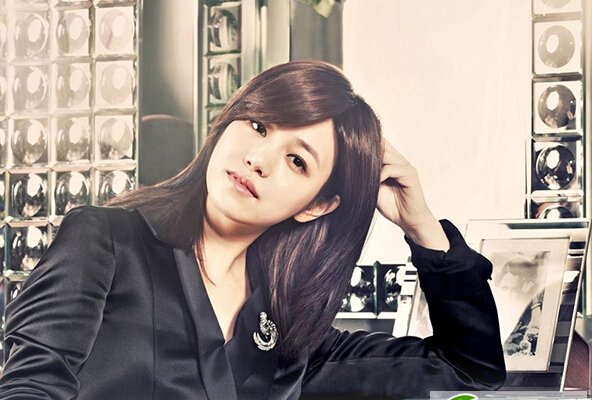 点击大图看下一张:宅男女神陈妍希示范简单发型