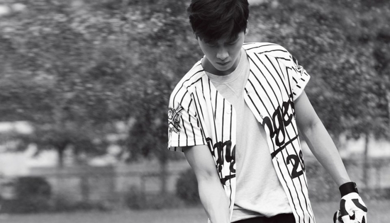 点击大图看下一张：李易峰运动时尚写真