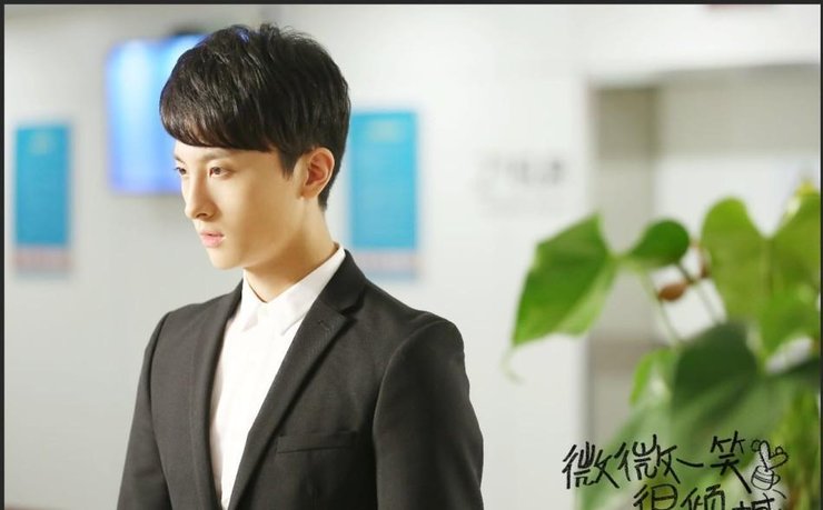 点击大图看下一张:童星牛骏峰上演逆袭 小胖哥变帅气小伙