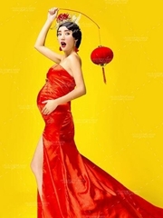 中国红孕妇照