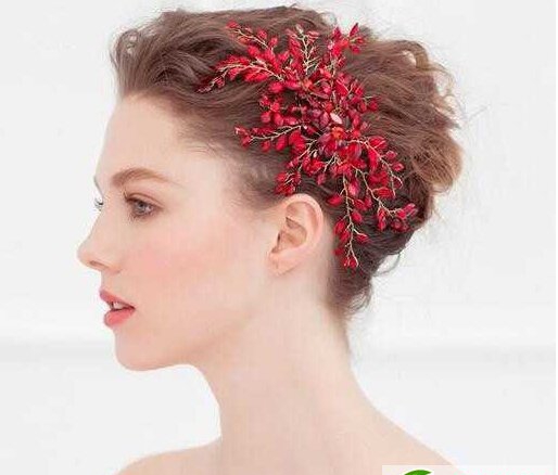 点击大图看下一张:浪漫新娘盘发图片 浪漫出嫁的最佳选择