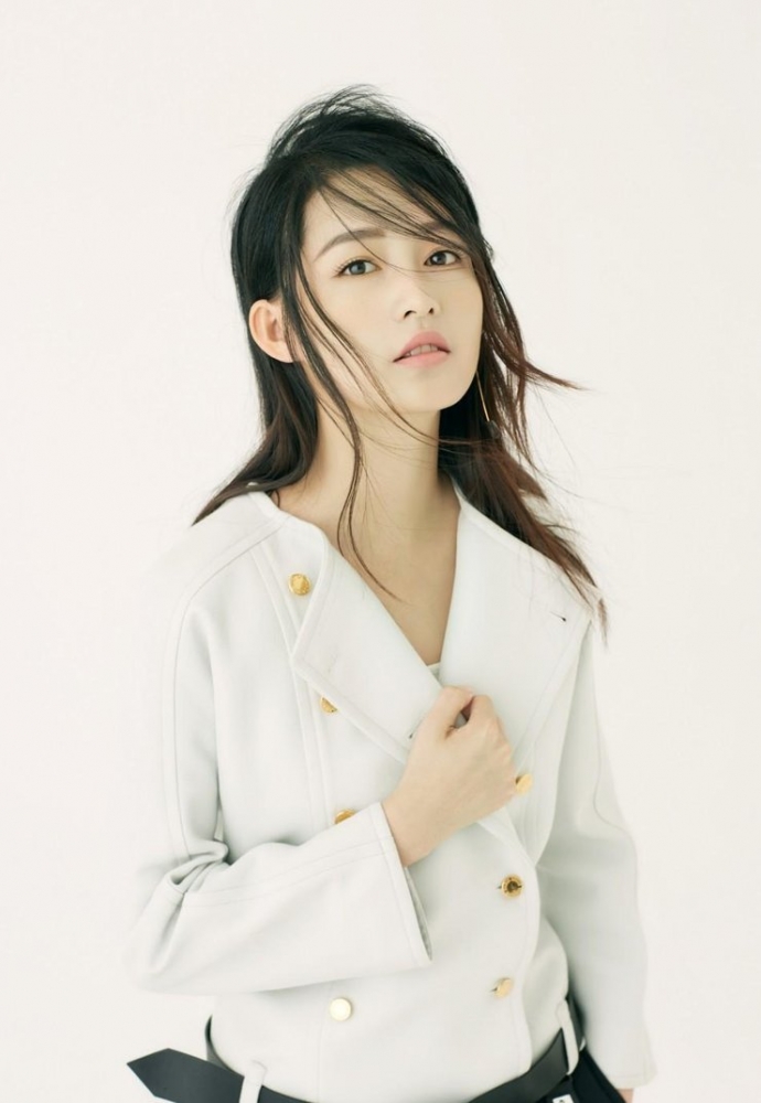 点击大图看下一张：李沁眼神杀卖萌 灵动俏皮可爱满分