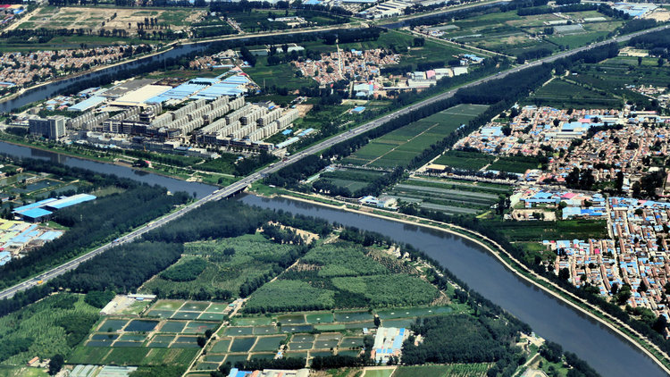 点击大图看下一张：空中俯瞰北京