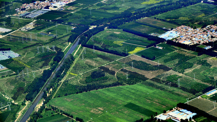 点击大图看下一张:空中俯瞰北京