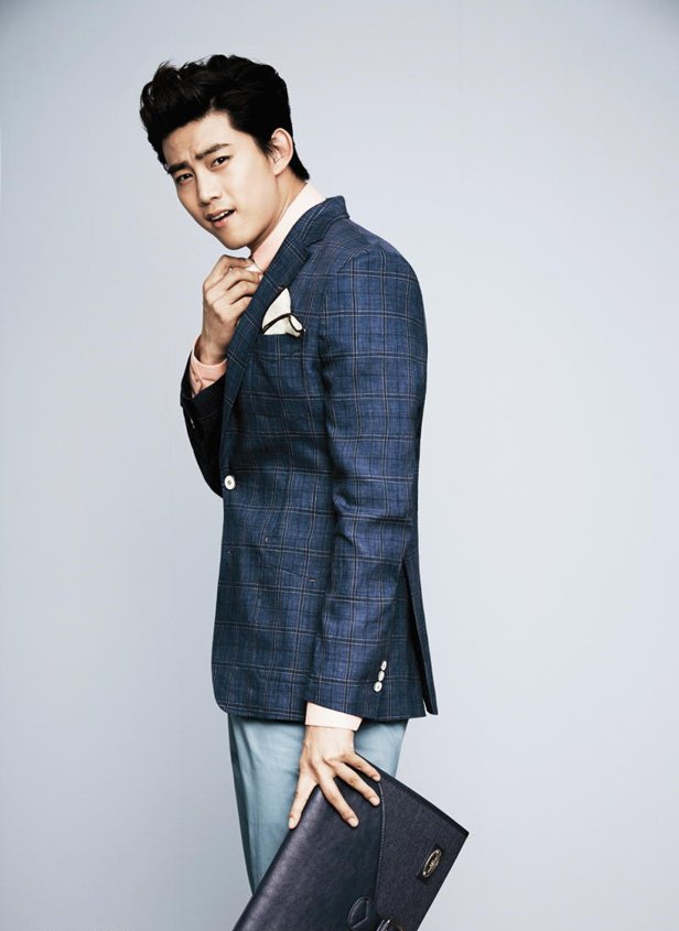 点击大图看下一张：韩国型男玉泽演时尚男装魅惑写真