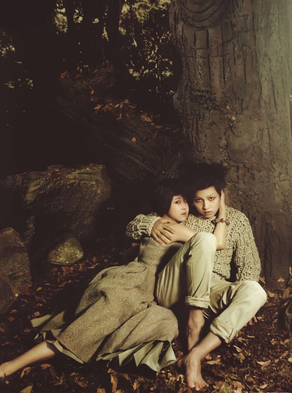 点击大图看下一张：朴宝英宋仲基狼少年时尚杂志画报