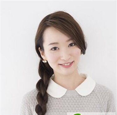 点击大图看下一张：从头开始的精致女人 时尚编发的气质造型