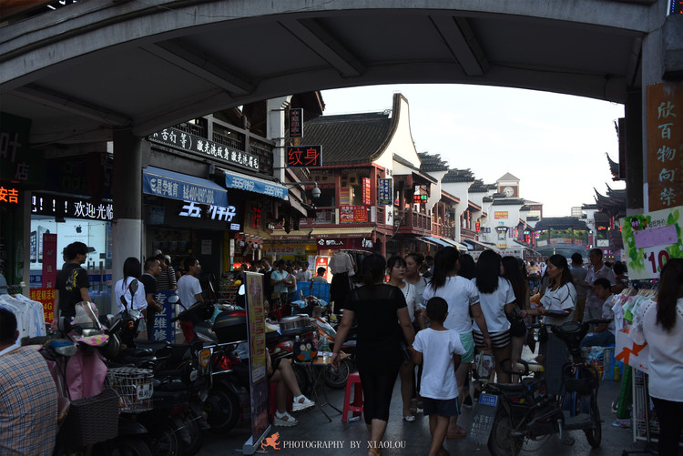 点击大图看下一张：上海松江的庙前街