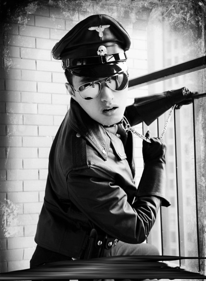 点击大图看下一张：皮革制服控 男人味十足