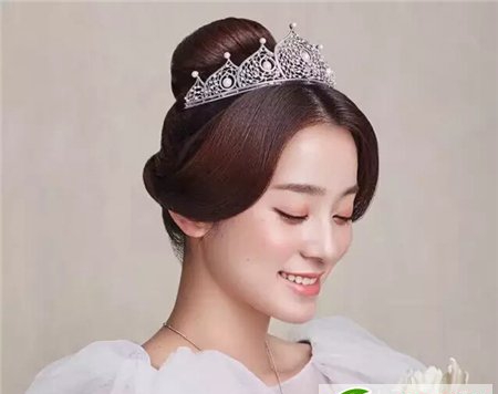 点击大图看下一张：韩式新娘发型大全 最精致的新娘发型