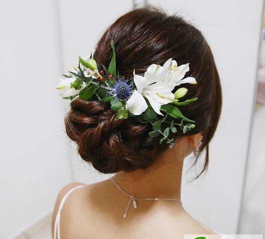 点击大图看下一张：韩式新娘美发图片 时尚新娘发型图片大全