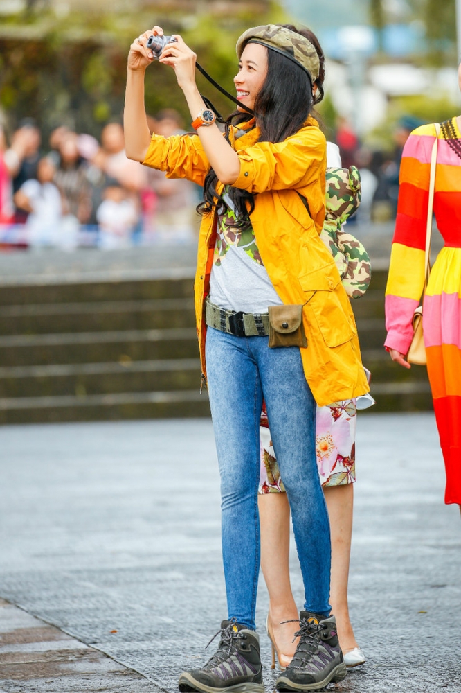 点击大图看下一张：《我们来了》莫文蔚逆天长腿惹人羡