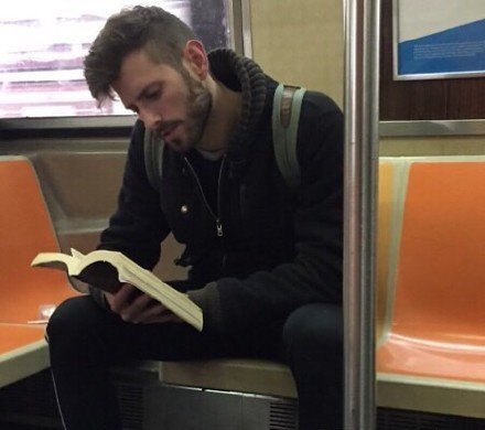 点击大图看下一张：地铁帅哥图片大全 超有男人味的帅哥