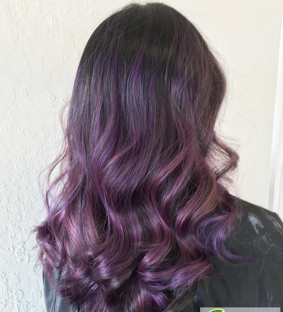 点击大图看下一张:惊艳彩色染发图片 彩色系染发正流行