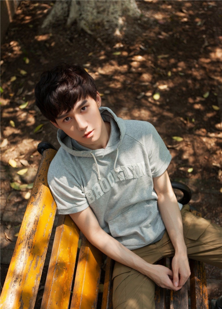 点击大图看下一张：干净的小清新帅哥图片